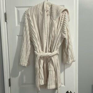 LC Lauren Conrad Plush Cream Robe